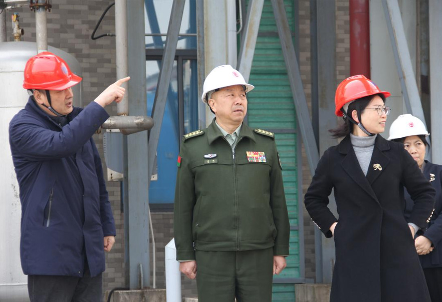 常州市委常委、常州軍分區(qū)大校司令員廖鵬一行來(lái)常州制藥廠(chǎng)調(diào)研公司黨管武裝相關(guān)工作